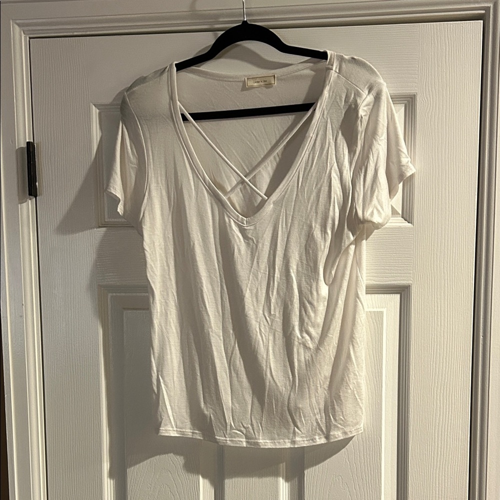 Aran's Den Cream V-Neck Short Sleeve Tee